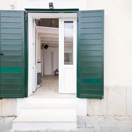 Un Rubino Fra I Sassi