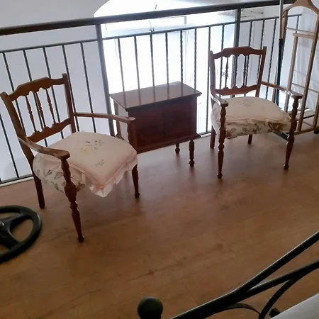 Un Rubino Fra I Sassi *