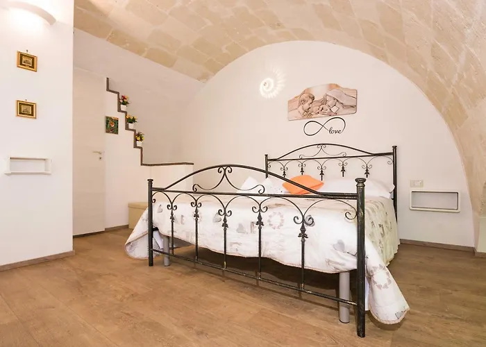 Un Rubino Fra I Sassi *